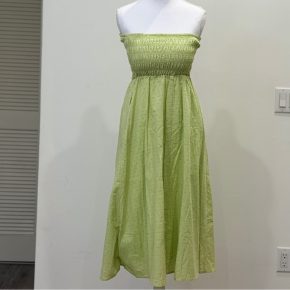 Chic Strapless Light Green Dress - Picture 1 of 8